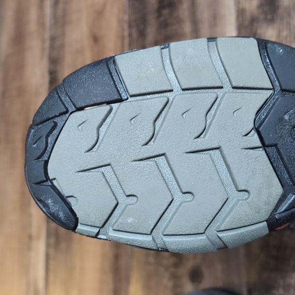 Keen Clearwater CNX Sandals • Size 9.5 • Raven / Tortoise Shell - Picture 13 of 16